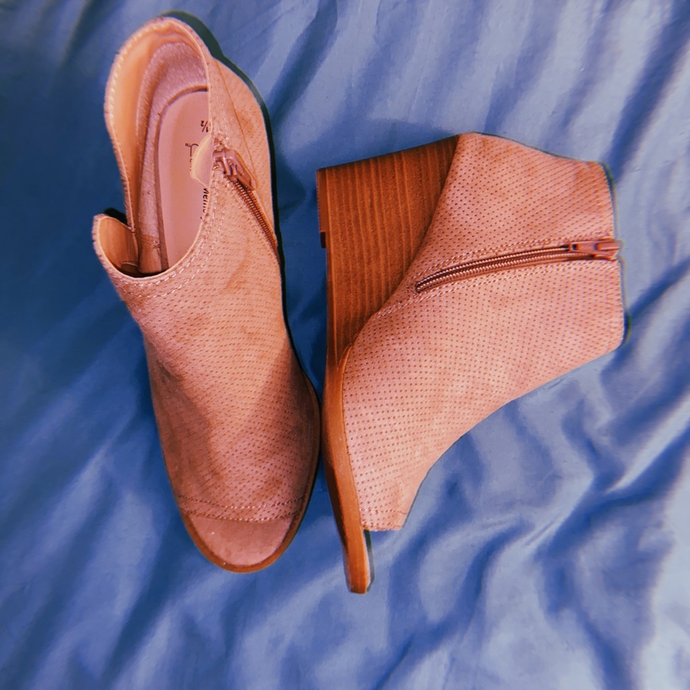 Beige Wedge Heel - Never Worn✨🔥